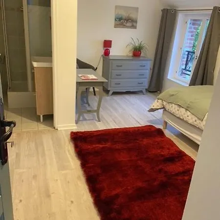 4 Avec Salle De Douche Et Wc Privative *