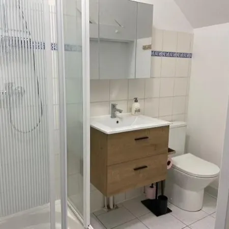 4 Avec Salle De Douche Et Wc Privative アパート Saint-Quentin-des-Prés