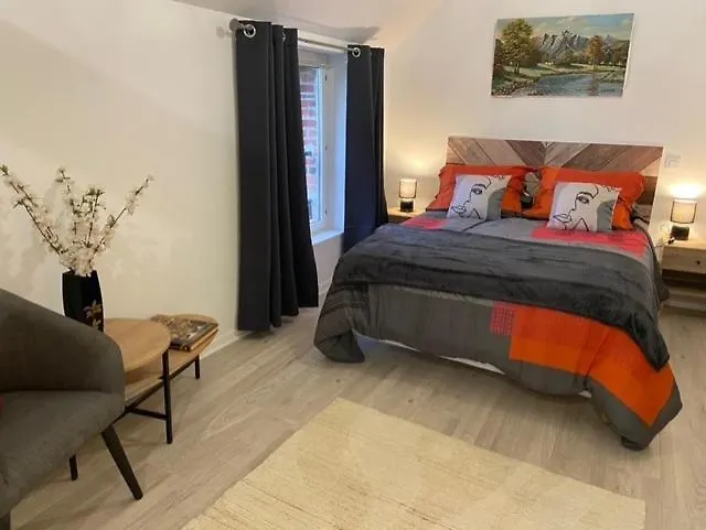 4 Avec Salle De Douche Et Wc Privative Appartement Saint-Quentin-des-Pres